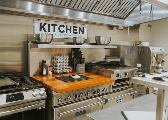 Why You Need a Kitchen Exhaust Contractor for a Safe Kitchen